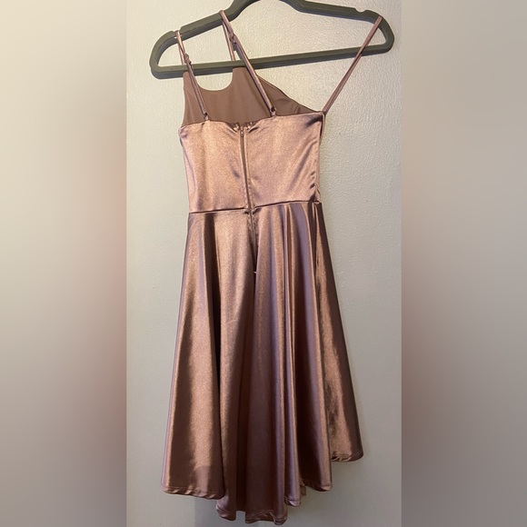 City Studio Junior dress size 0, one shoulder gold pink, worn once. - Picture 4 of 6